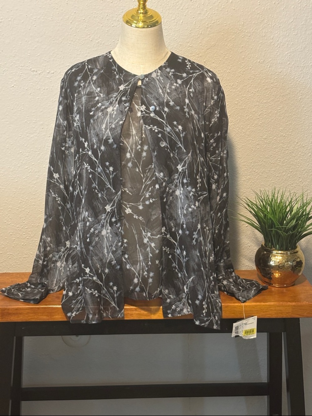 NWT Liz Claiborne Sheer Black Grey Floral Button-Front 2 Piece Women's Top